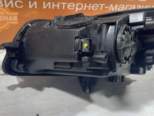 Фара правая для Opel Insignia Седан A 2008-2017 на фотографиях