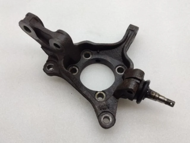 Кулак поворотный левый для Subaru Legacy Универсал BR/B14 2009-2015 на фотографиях