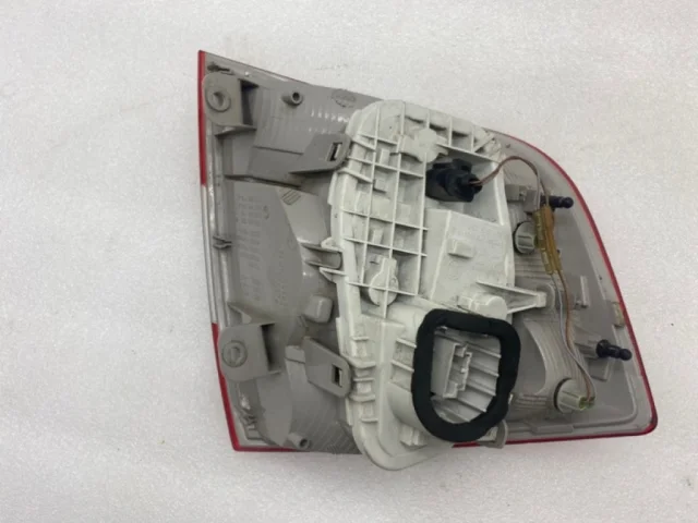 Фонарь правый для Skoda Rapid I NH3 2012-2017 на фотографиях