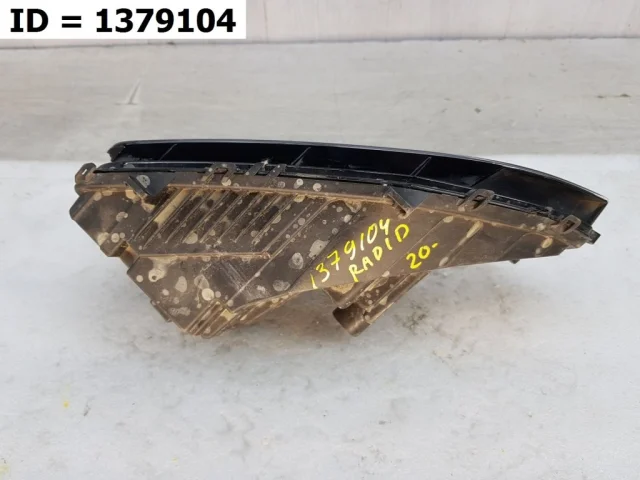 Противотуманка (ПТФ) передняя левая для Skoda Rapid II 2020+ на фотографиях