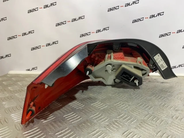 Фонарь правый для Peugeot 508 Седан 2011-2018 на фотографиях