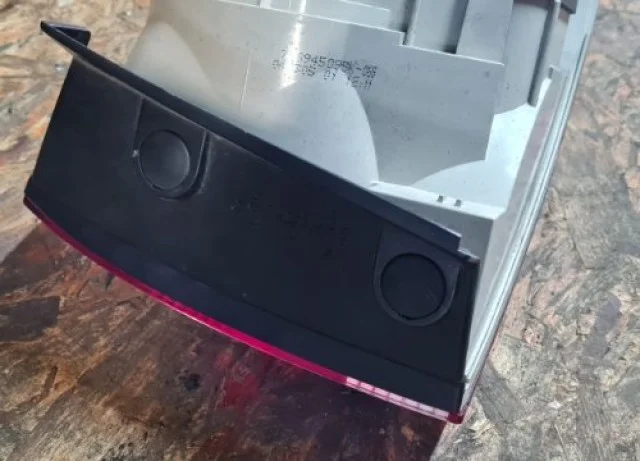 Фонарь внешний левый для Volkswagen Touareg I (7L) 2002-2010 на фотографиях