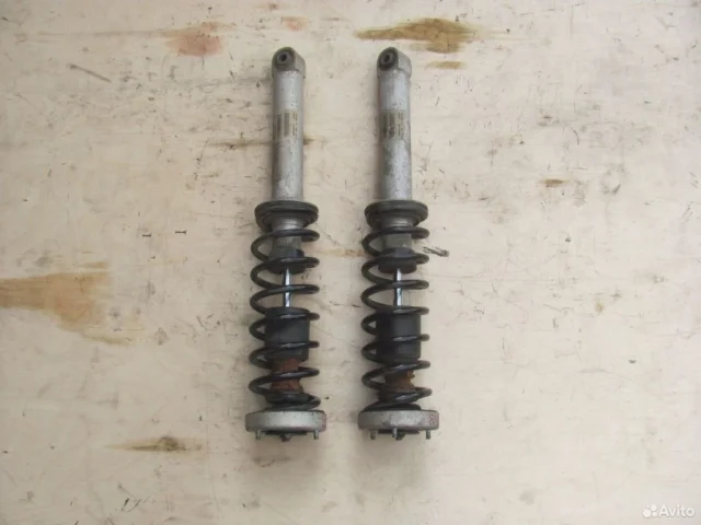 Пружина амортизатора задняя для BMW 5er Е60 2003-2010 на фотографиях