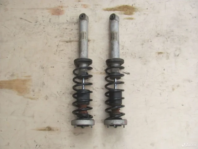 Пружина амортизатора задняя для BMW 5er Е60 2003-2010 на фотографиях