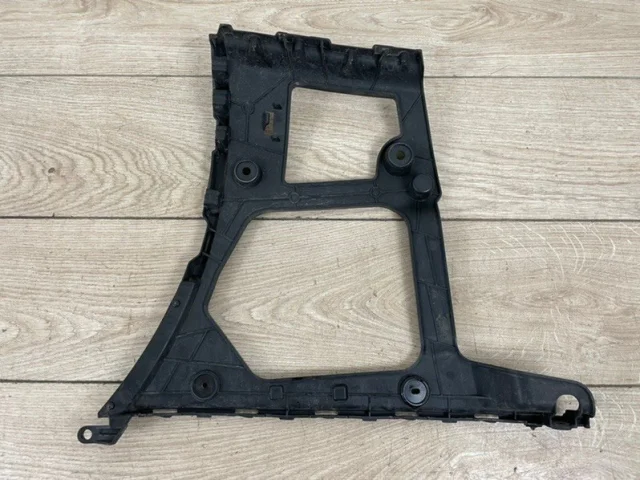 Кронштейн заднего бампера левый для Audi Q7 4M 2015+ на фотографиях