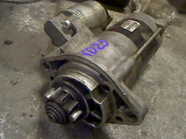 Стартер для Nissan Navara D40 2004-2010 на фотографиях