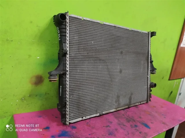 Радиатор охлаждения ДВС для Volkswagen Touareg I (7L) 2002-2010 на фотографиях