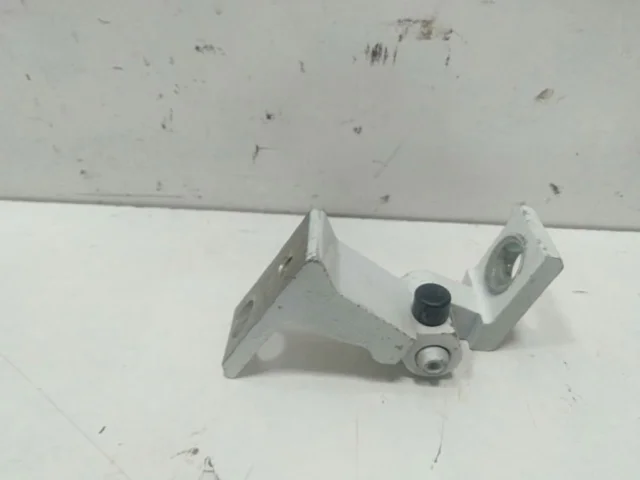 Петля двери передней левой нижняя для Skoda Rapid I NH3 2012-2017 на фотографиях