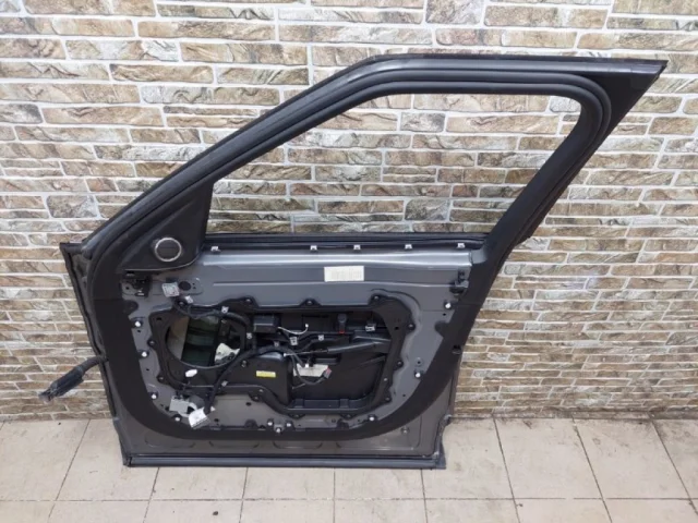 Дверь передняя правая для Land Rover Range Rover Sport L494 2013-2017 на фотографиях