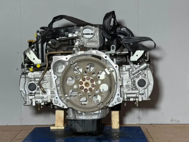 Двигатель без навесного для Subaru Legacy BM/B14 rest 2013-2015 на фотографиях