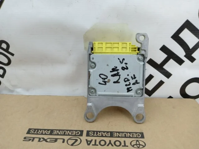 Блок ABS для Toyota RAV4 XA40 rest 2015-2019 на фотографиях