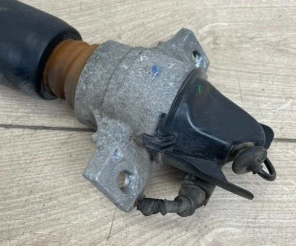 Амортизатор задний правый для Audi Q7 4M 2015+ на фотографиях