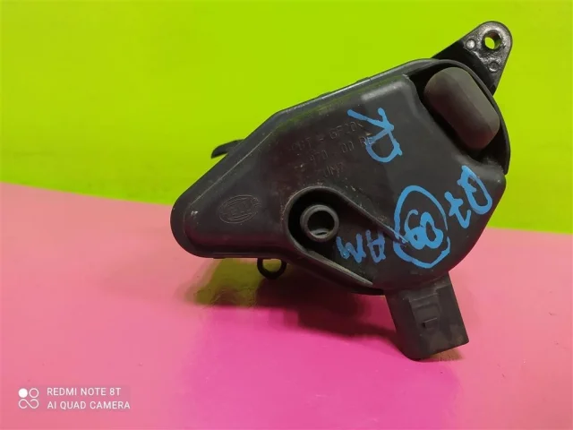 Противотуманка (ПТФ) передняя левая для Audi Q7 4L 2005-2015 на фотографиях