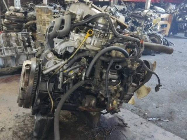 Двигатель без навесного для Nissan Terrano WD21 5dr 1986-1996 на фотографиях