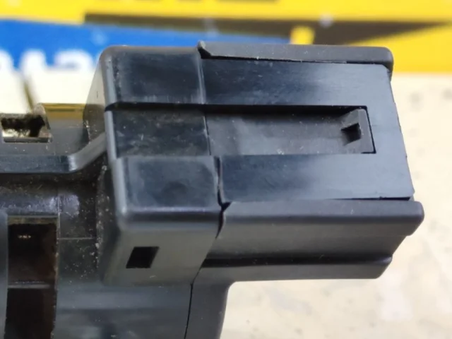 Датчик температуры окружающей среды для Volvo C30 MK 2006-2013 на фотографиях