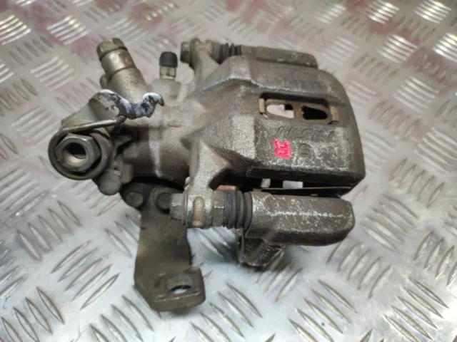 Суппорт задний правый для Honda Civic FA 2005-2010 седан на фотографиях