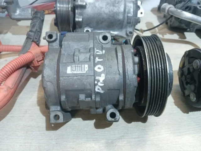 Компрессор кондиционера для Honda Civic FA 2005-2010 седан на фотографиях