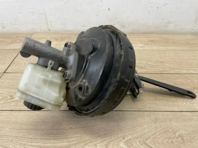 Вакуумный усилитель тормозов для Audi Q7 4L 2005-2015 на фотографиях