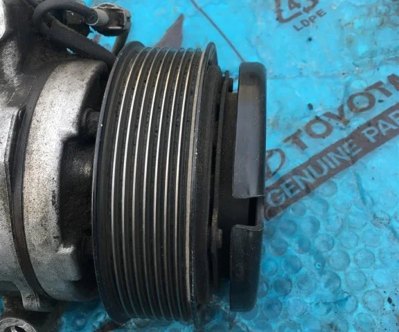 Компрессор кондиционера для Toyota Land Cruiser J200 Rest2 2015-2021 на фотографиях