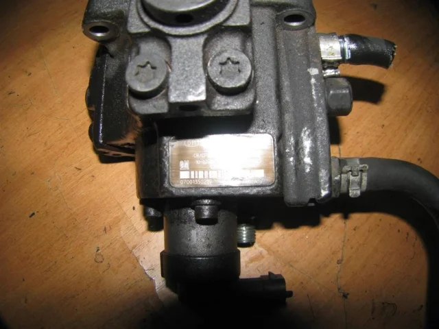 ТНВД для Opel Insignia Седан A 2008-2017 на фотографиях