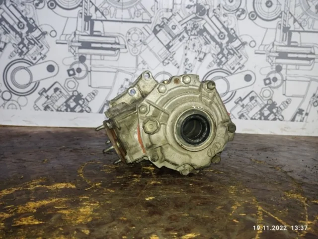 Редуктор переднего моста для Toyota RAV4 XA40 rest 2015-2019 на фотографиях