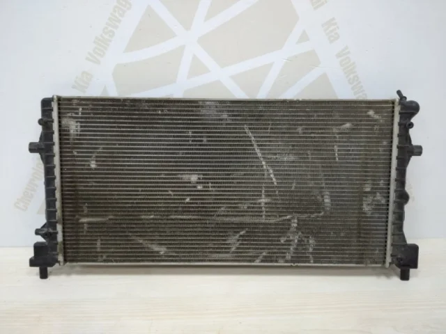 Радиатор охлаждения ДВС для Skoda Rapid II 2020+ на фотографиях