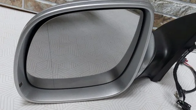 Стекла и зеркала для Audi Q7 4M 2015+ на фотографиях