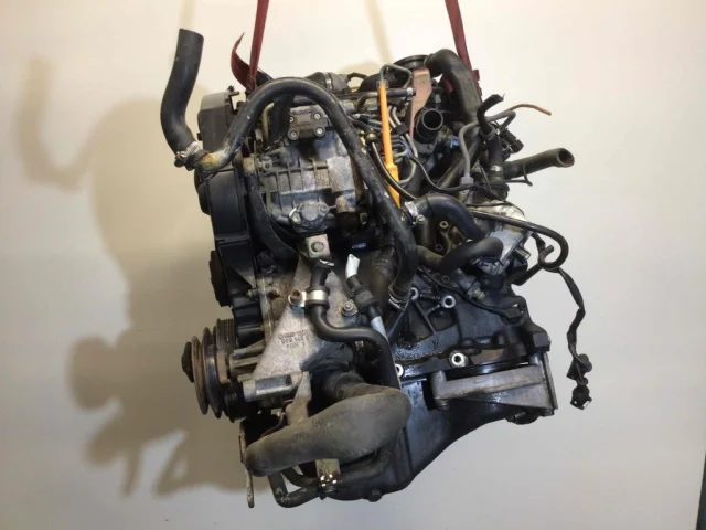 Двигатель без навесного для Volkswagen Passat (B4, Typ 3A) 1993-1997 на фотографиях