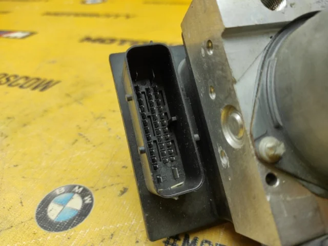 Блок ABS для BMW 5er Е60 2003-2010 на фотографиях