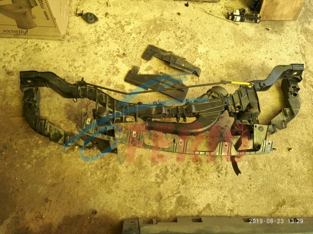 Панель радиатора (телевизор) для Ford Kuga CBS 2013-2016 на фотографиях