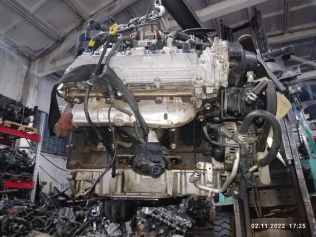 Двигатель для Toyota Land Cruiser 100 1998-2007 на фотографиях