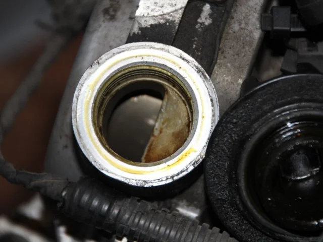 Двигатель без навесного для Renault Megane Хэтчбек 5 KZ 2008-2012 на фотографиях