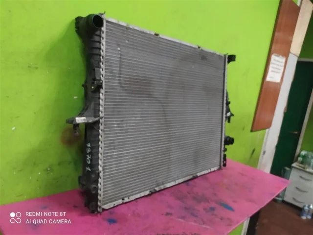 Радиатор охлаждения ДВС для Volkswagen Touareg I (7L) 2002-2010 на фотографиях