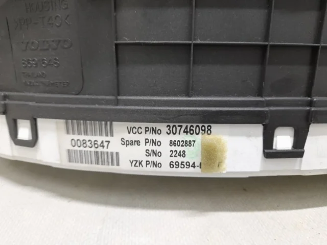 Приборная панель для Volvo XC90 I C 2002-2014 на фотографиях