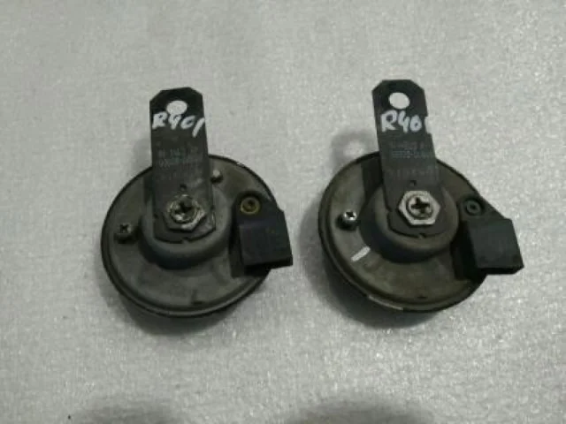 Звуковой сигнал для Toyota Corolla E140/E150 Седан 2006-2013 на фотографиях