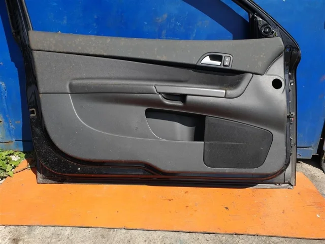 Дверь передняя левая для Volvo C30 MK 2006-2013 на фотографиях