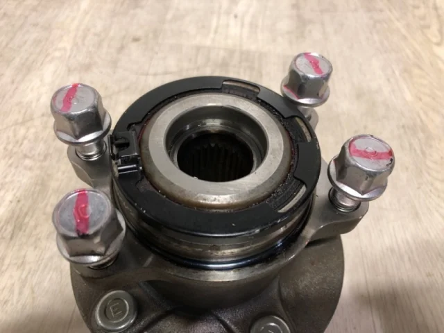 Ступица колеса задняя левая для Mitsubishi ASX I 2010-2012 на фотографиях