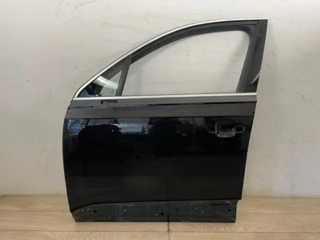 Накладка на дверь передняя левая для Audi Q7 4M 2015+ на фотографиях