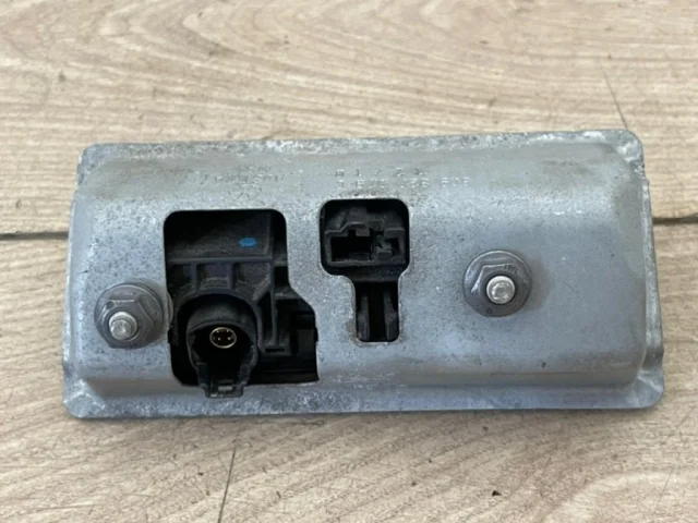 Камера заднего вида для Volkswagen Touareg II (7P5) 2010-2014 на фотографиях