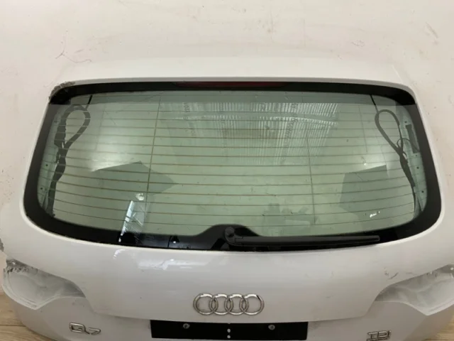 Стекла и зеркала для Audi Q7 4L 2005-2015 на фотографиях