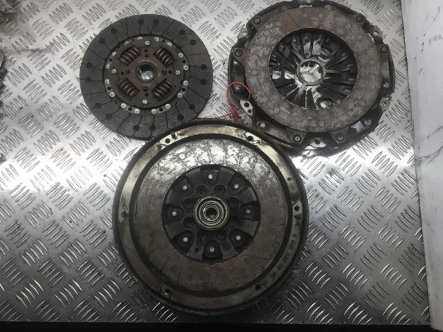 Маховик для Mercedes-Benz Vito W639 Vito Фургон 2003-2013 на фотографиях