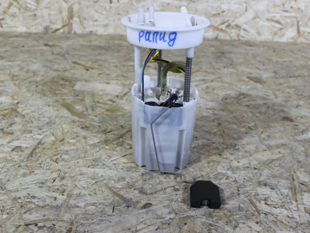 Топливный насос для Skoda Rapid I NH3 2012-2017 на фотографиях