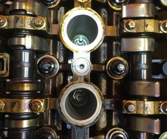 Двигатель для Opel Zafira B 2005-2015 на фотографиях