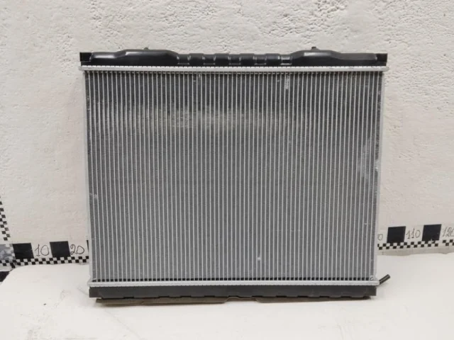 Радиатор охлаждения ДВС для Kia Sorento 1 BL 2002-2009 на фотографиях