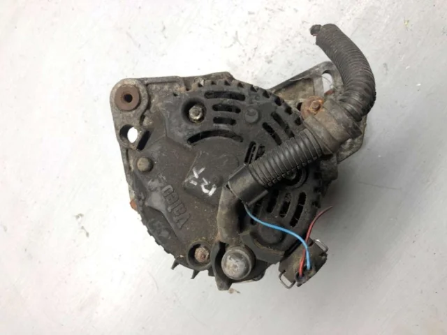 Генератор для Volkswagen Passat Variant (B3, Typ 35i) 1988-1993 на фотографиях