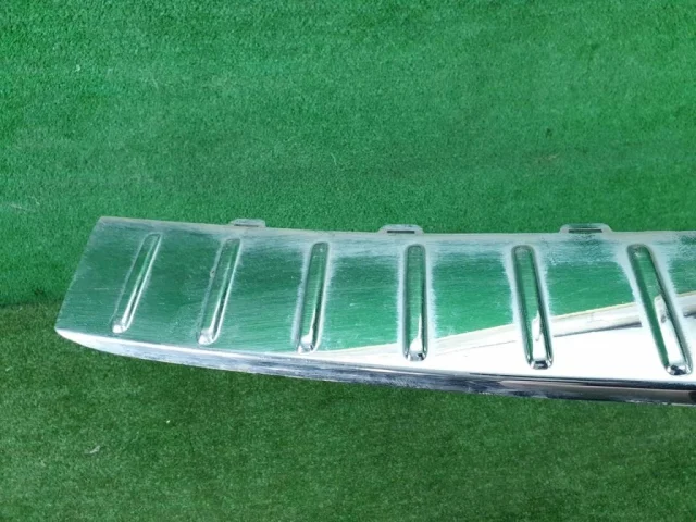 Накладка заднего бампера правая для Volkswagen Touareg I (7L) 2002-2010 на фотографиях