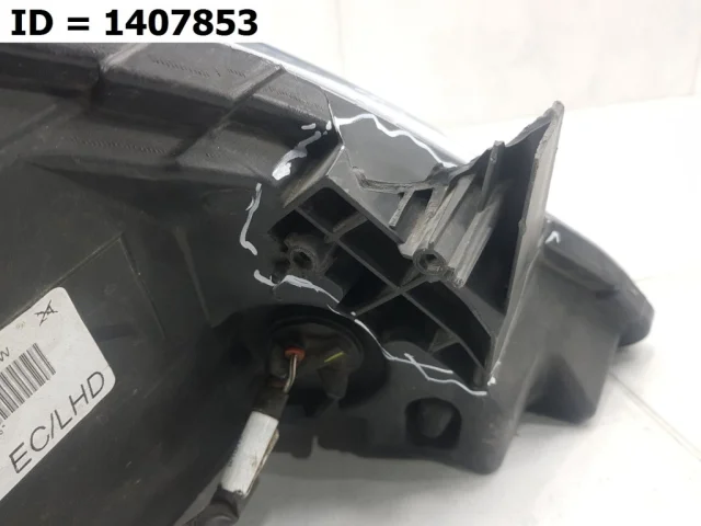 Фары для Nissan Tiida C11 JDM Хэтчбек 2004-2012 на фотографиях