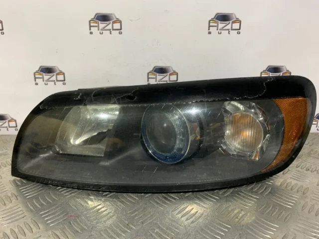 Фара правая для Volvo C30 MK 2006-2013 на фотографиях