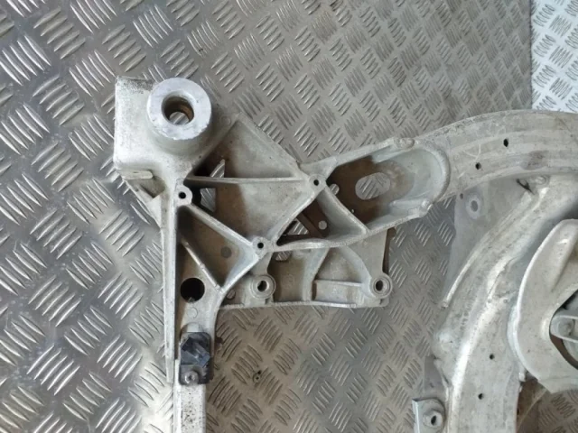 Подрамник двигателя для BMW 5er Ф10 Rest. 2014-2017 на фотографиях