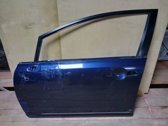 Двери для Honda Civic FD 2005-2012 седан на фотографиях